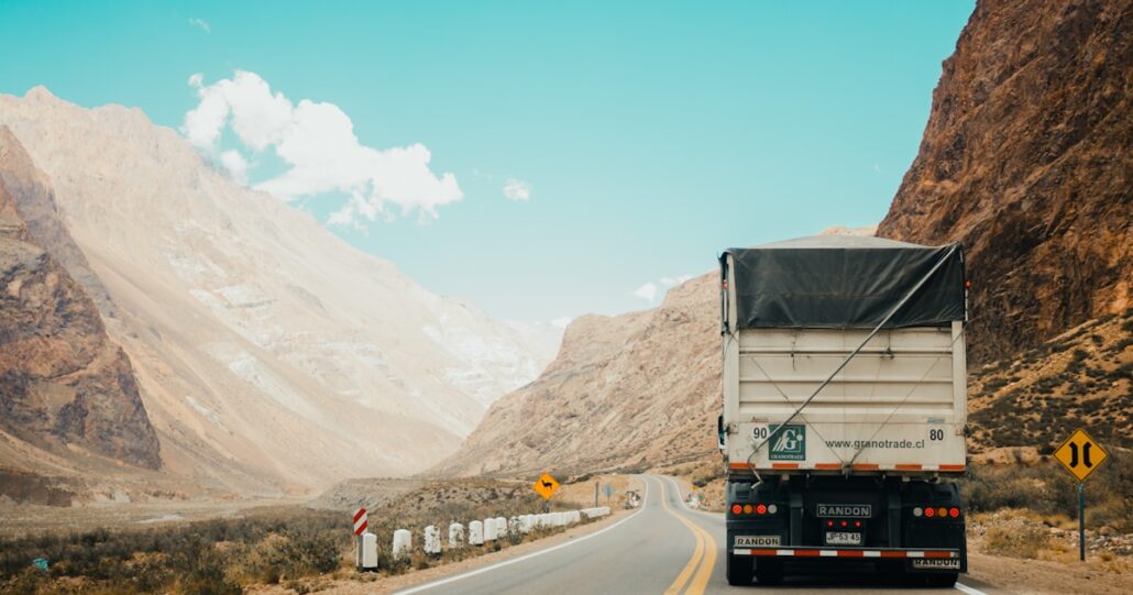 AI route optimization for trucking fleet on digital map